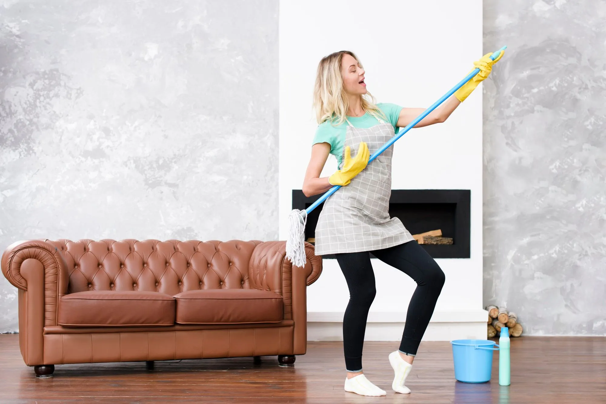 Cómo limpiar un sofá de tela antimanchas